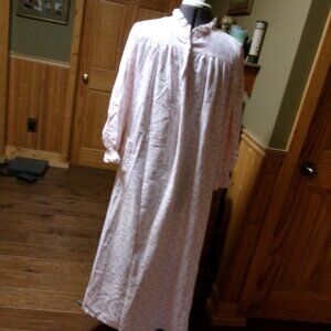 VTG FLANNEL COTTAGE CORE VICTORIAN NIGHTGOWN PINK WHITE POCKET FRONT MED